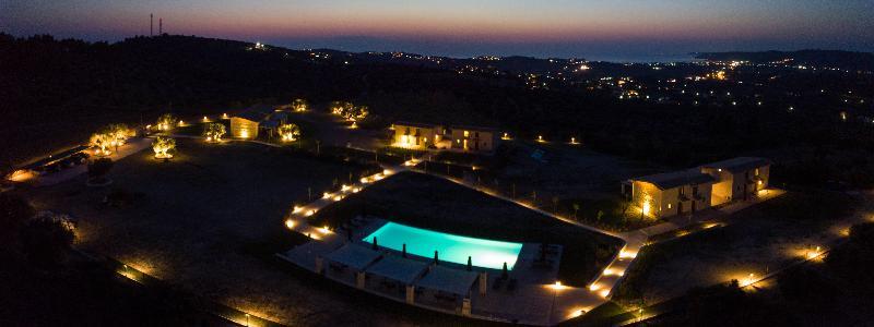 Mint Retreat Suites (Adults Only) Kalandra Exteriér fotografie