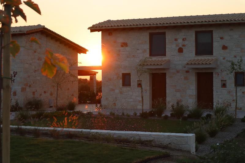 Mint Retreat Suites (Adults Only) Kalandra Exteriér fotografie